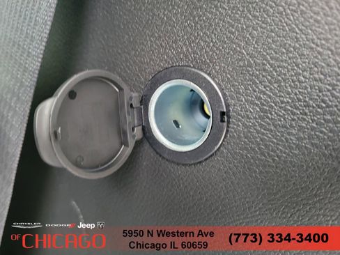 New 2026 Chrysler Pacifica Select FWD image 9