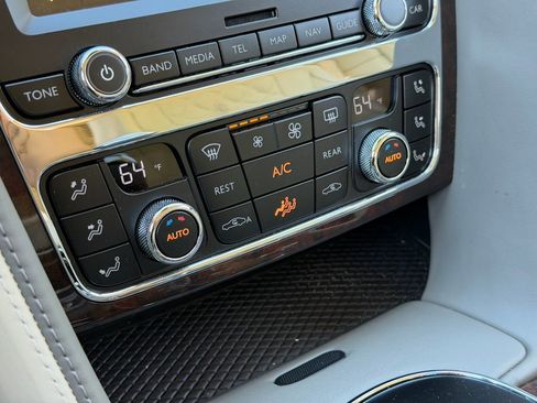 Used 2018 Bentley Flying Spur V8 AWD/4WD image 23