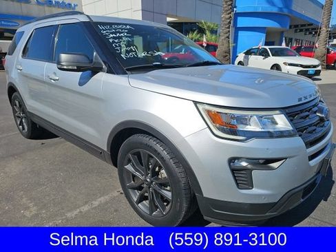 Used 2018 Ford Explorer XLT w/ Equipment Group 202A FWD image 4