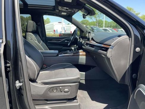 Used 2023 Cadillac Escalade Premium Luxury image 24