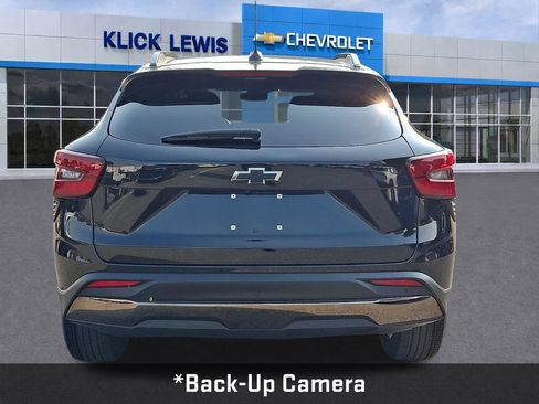 Used 2025 Chevrolet Trax ACTIV w/ Sunroof Package FWD image 7