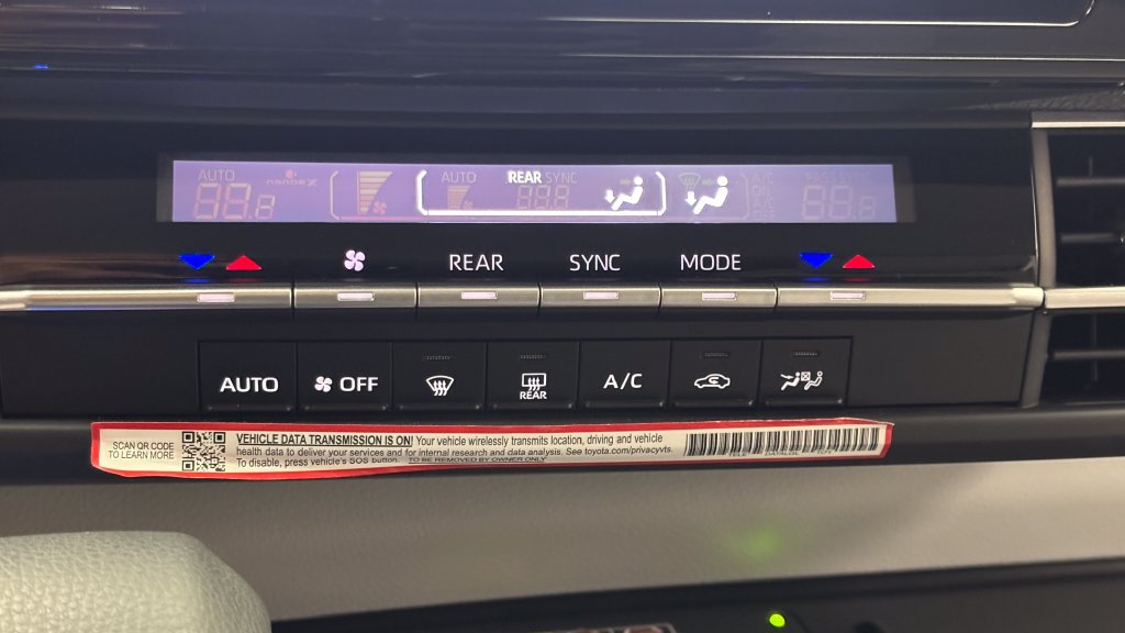 Certified 2026 Toyota Sienna LE FWD image 27