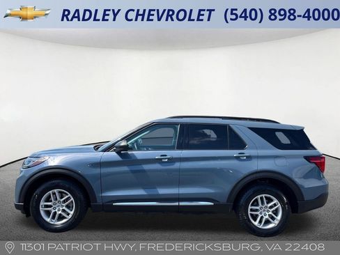 Used 2025 Ford Explorer Active AWD/4WD image 17