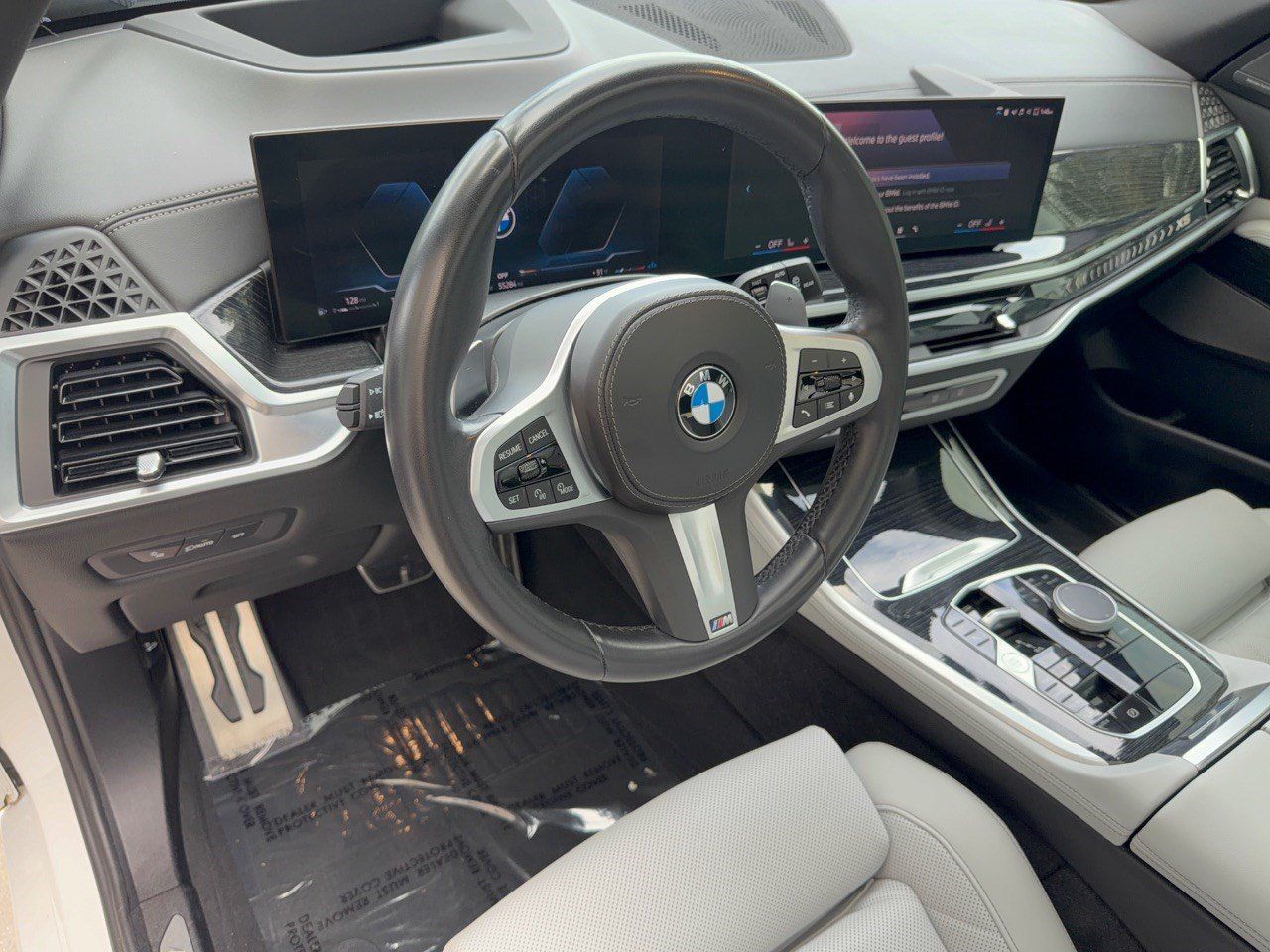 Used 2024 BMW X5 xDrive40i w/ M Sport Package AWD/4WD image 4