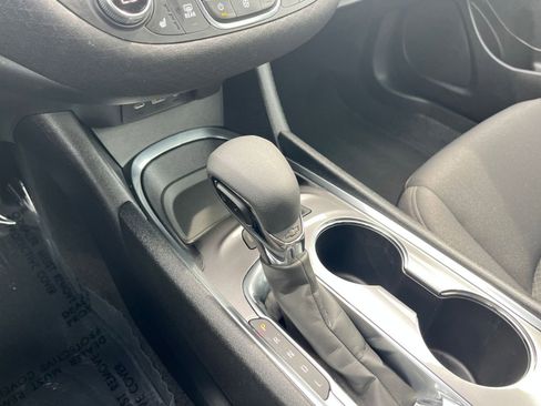 Used 2024 Chevrolet Malibu LT image 42