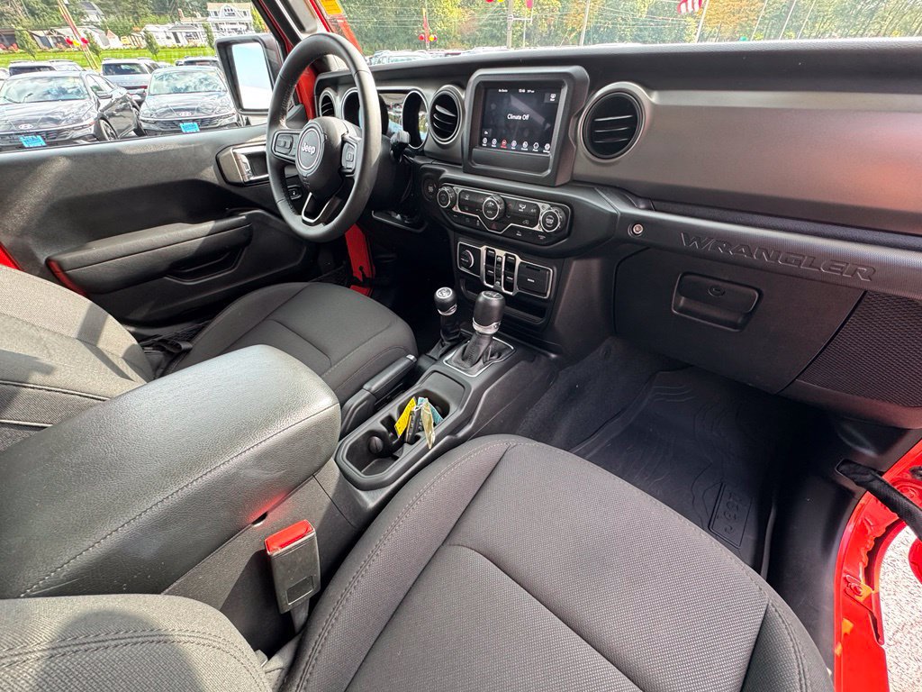 Used 2023 Jeep Wrangler Unlimited w/ Convenience Group AWD/4WD image 29