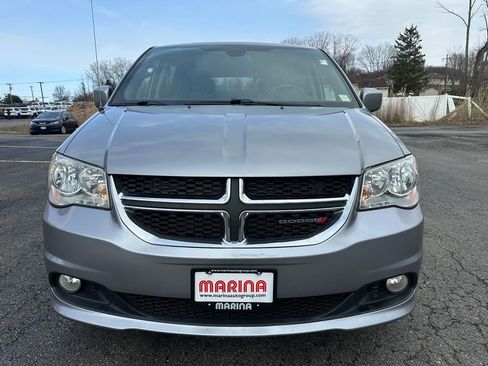 Certified 2019 Dodge Grand Caravan SXT FWD image 12