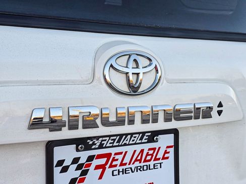 Used 2021 Toyota 4Runner SR5 Premium image 8