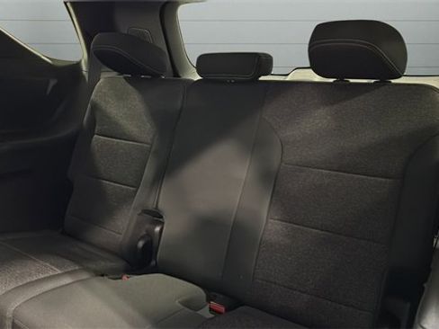 Used 2025 Chevrolet Traverse LT image 26