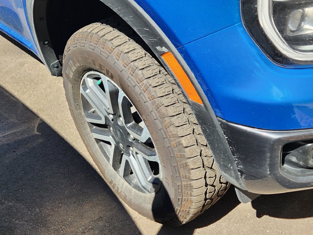 Used 2025 Ford Ranger Lariat w/ FX4 Off-Road Package AWD/4WD image 4