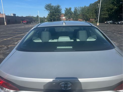 Used 2024 Toyota Corolla LE FWD image 12