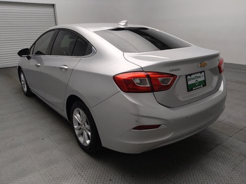 Used 2019 Chevrolet Cruze LT w/ Convenience Package FWD image 5