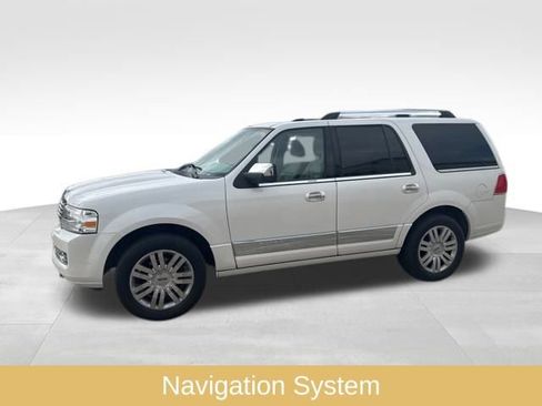 Used 2012 Lincoln Navigator 4WD image 2