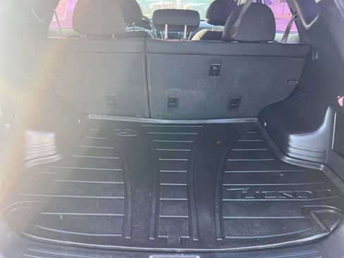 Used 2010 Hyundai Tucson GLS image 24