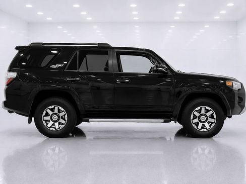 Used 2019 Toyota 4Runner TRD Off-Road Premium AWD/4WD image 6