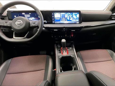 Certified 2026 Nissan Kicks SR w/ Cold Weather Package image 14