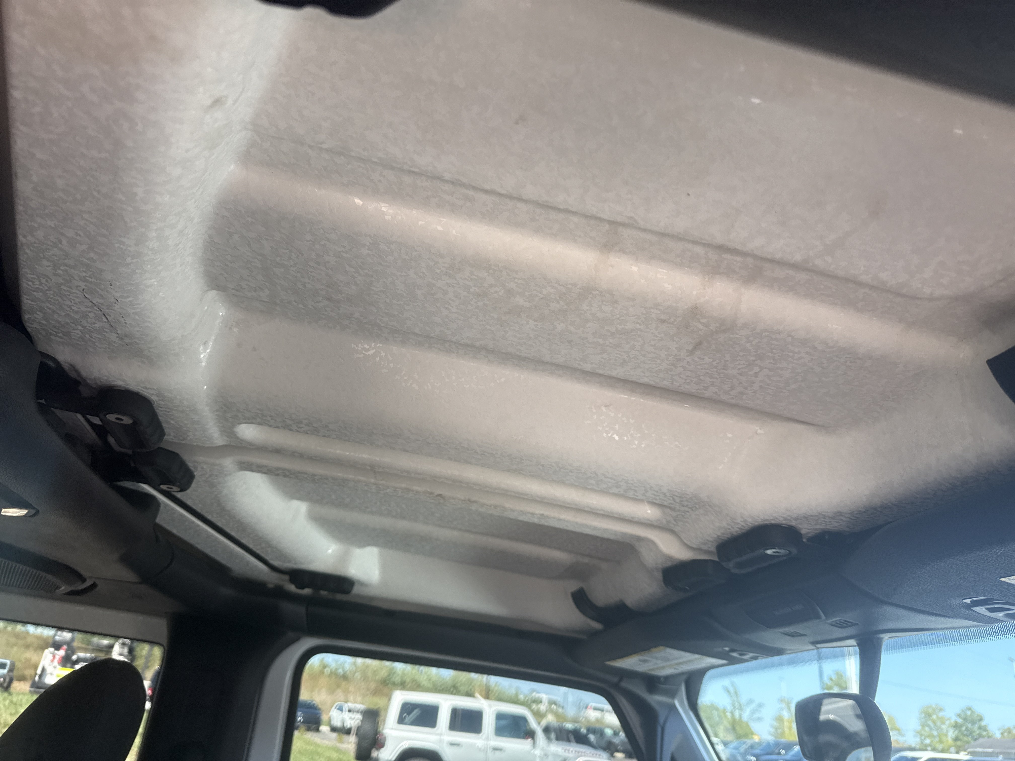 Used 2019 Jeep Wrangler Sport AWD/4WD image 15