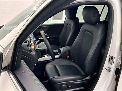 Used 2022 Mercedes-Benz GLB 250 image 16
