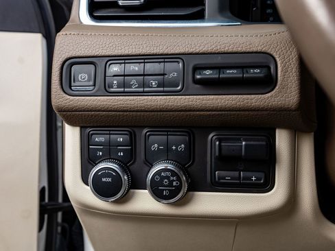 Used 2022 GMC Yukon XL Denali w/ Max Trailering Package image 22