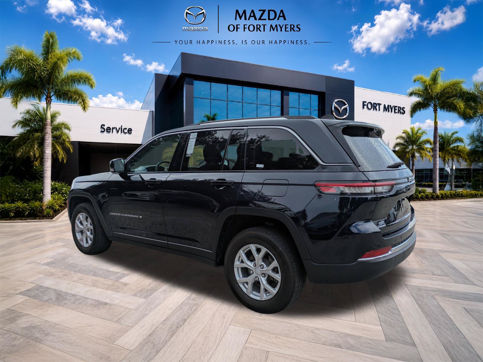 Used 2024 Jeep Grand Cherokee Limited w/ Luxury Tech Group II RWD image 7