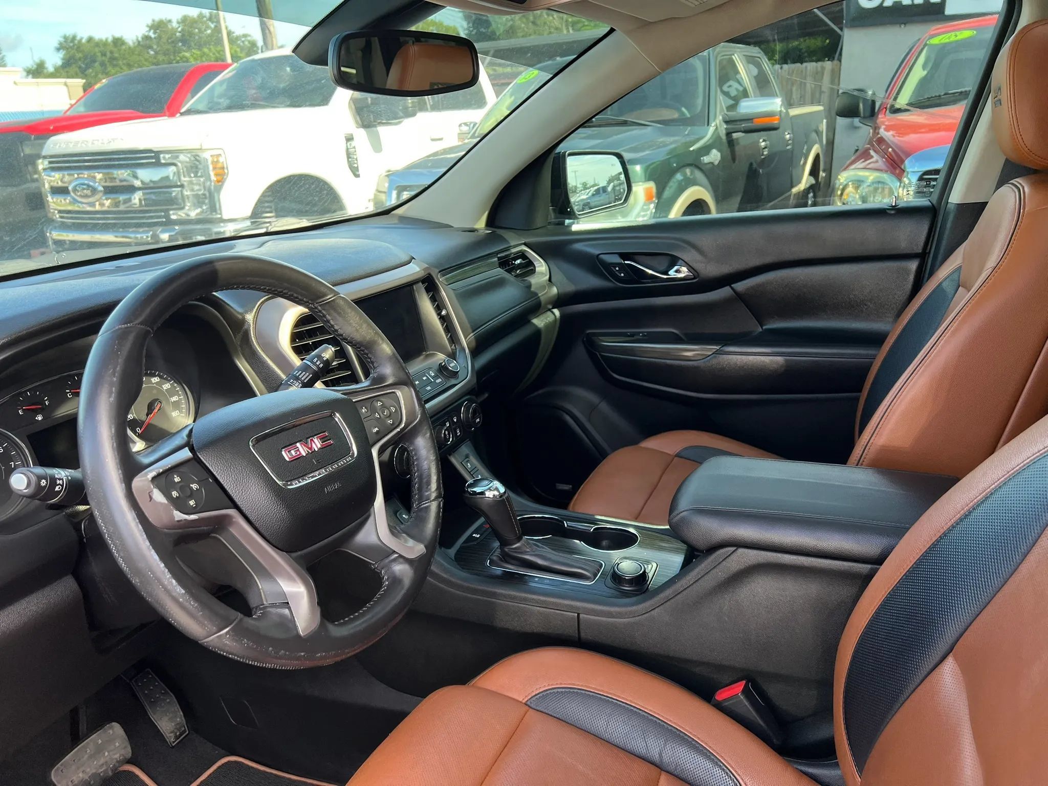 Used 2017 GMC Acadia SLT AWD/4WD image 9