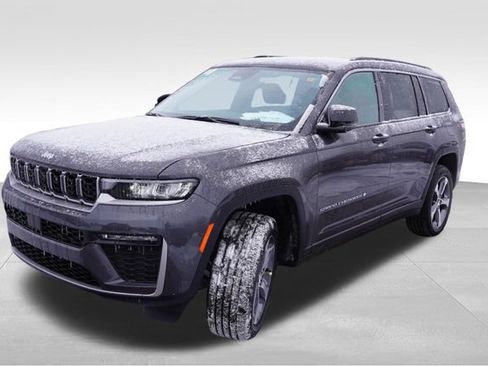 New 2026 Jeep Grand Cherokee L Limited w/ Trailer Tow Package AWD/4WD image 7