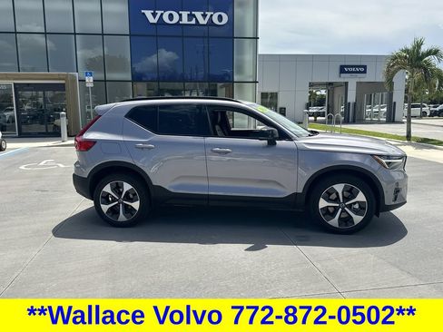 Used 2026 Volvo XC40 B5 Plus AWD/4WD image 5