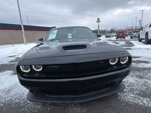 Used 2021 Dodge Challenger R/T Scat Pack w/ Scat Pack Stripe image 8