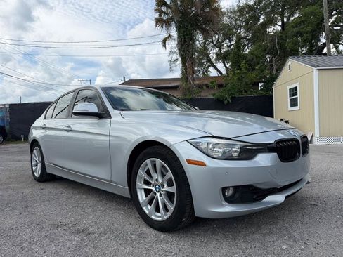 Used 2017 BMW 320i Sedan RWD image 3