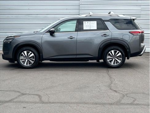 Used 2024 Nissan Pathfinder SL image 7