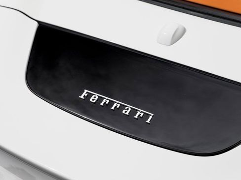 Used 2025 Ferrari Roma Spider image 15