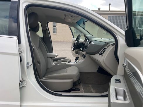 Used 2009 Chrysler Sebring Touring image 11