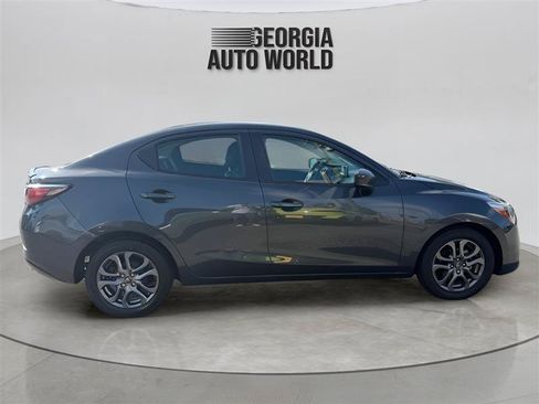Used 2019 Toyota Yaris XLE FWD image 13