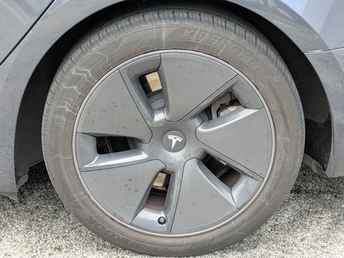 Used 2021 Tesla Model 3 Standard Range RWD image 9