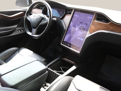 Used 2019 Tesla Model X Long Range AWD/4WD image 22