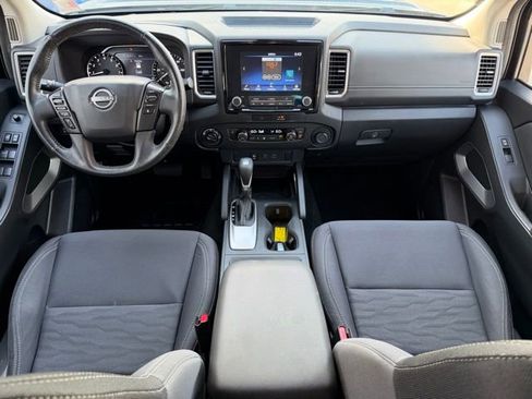 Used 2022 Nissan Frontier SV w/ Technology Package image 2