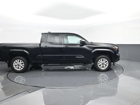 Used 2024 Toyota Tacoma SR5 AWD/4WD image 5
