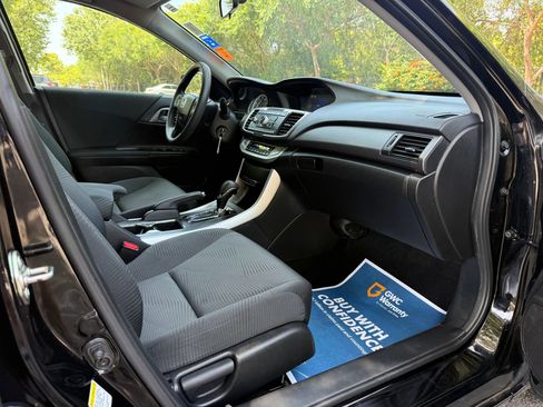 Used 2015 Honda Accord LX image 19
