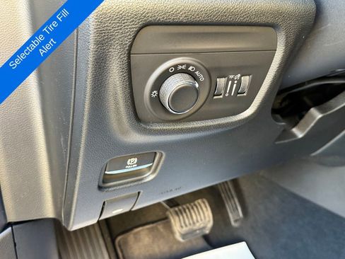 New 2025 Jeep Grand Cherokee L Altitude image 19