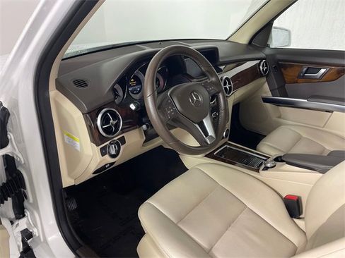 Used 2014 Mercedes-Benz GLK 250 BlueTEC 4MATIC image 3