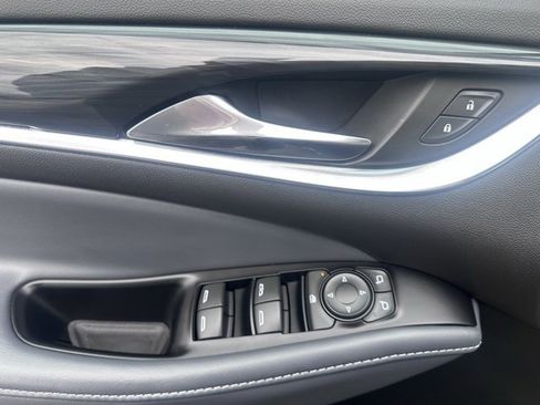 Certified 2024 Buick Enclave Essence image 10