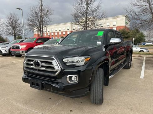 Used 2022 Toyota Tacoma Limited image 8