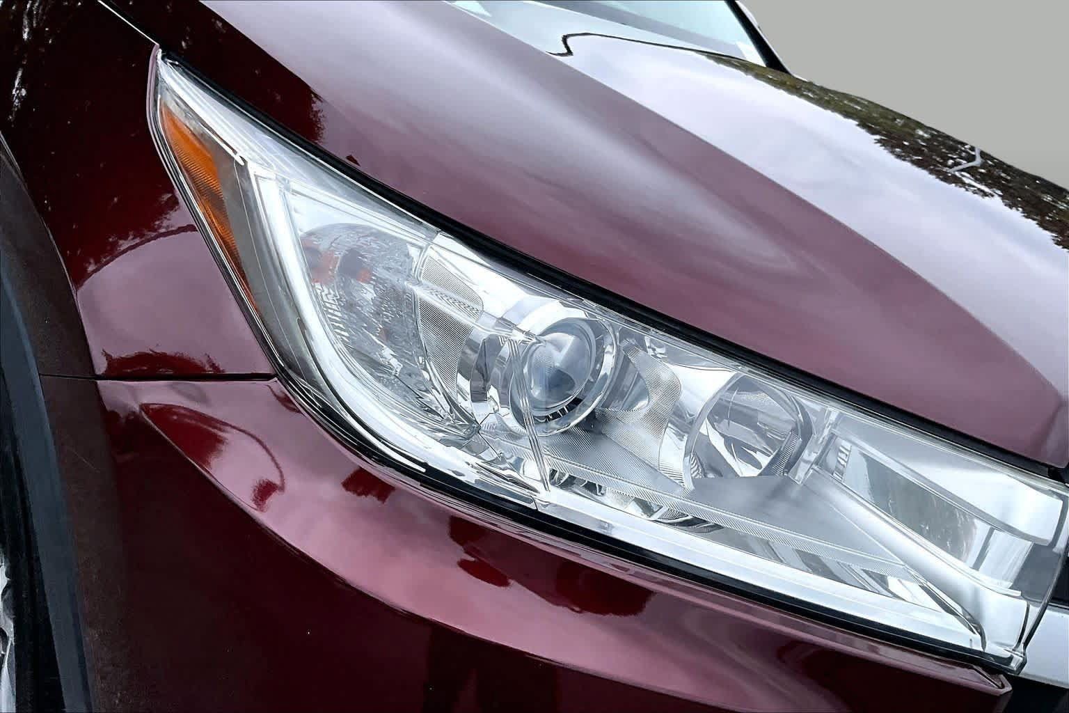 Used 2019 Toyota Highlander XLE AWD/4WD image 28