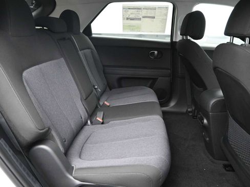 New 2025 Hyundai Ioniq 5 SE image 12