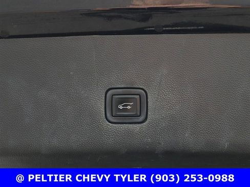 Used 2021 Chevrolet Traverse LT FWD image 9