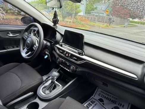Used 2019 Kia Forte LXS FWD image 7