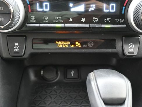 Used 2020 Toyota RAV4 XLE w/ All Weather Liner Package AWD/4WD image 25