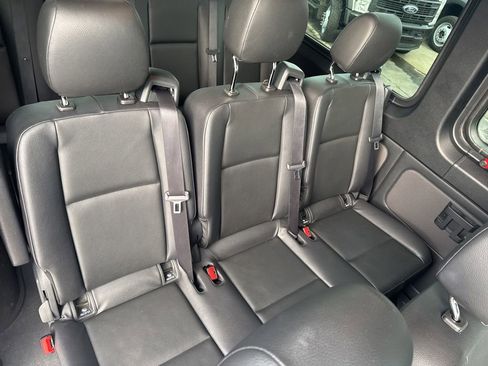 Used 2022 Mercedes-Benz Sprinter 2500 image 36