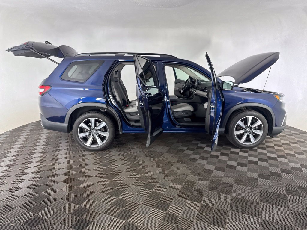 Used 2025 Honda Pilot Touring image 21