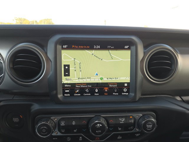 Used 2023 Jeep Gladiator Sport AWD/4WD image 16